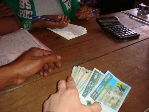 distribution de riz,funky town,madagascar,pokanel